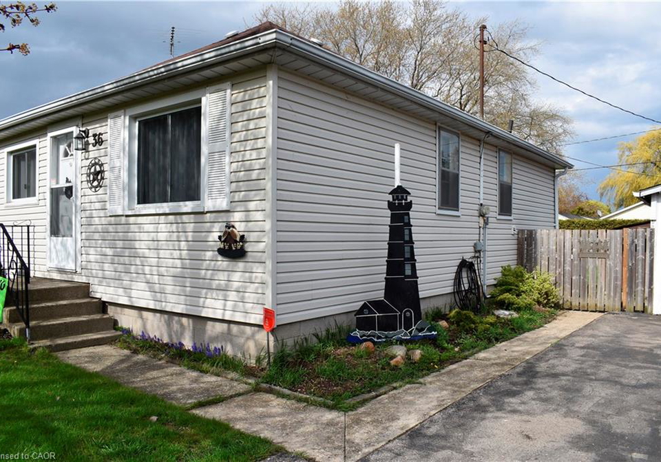 36-woodhouse-avenue-port-dover-ontario-40850661