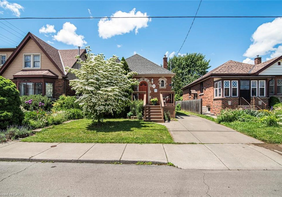 52-cameron-avenue-s-hamilton-ontario-40850670