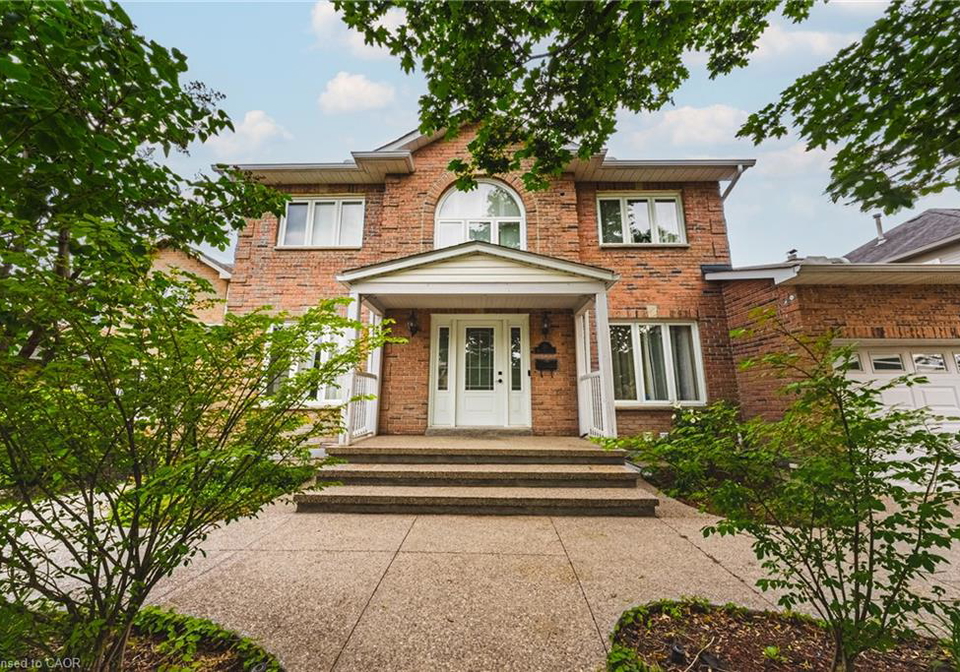 21-moss-boulevard-dundas-ontario-40850677
