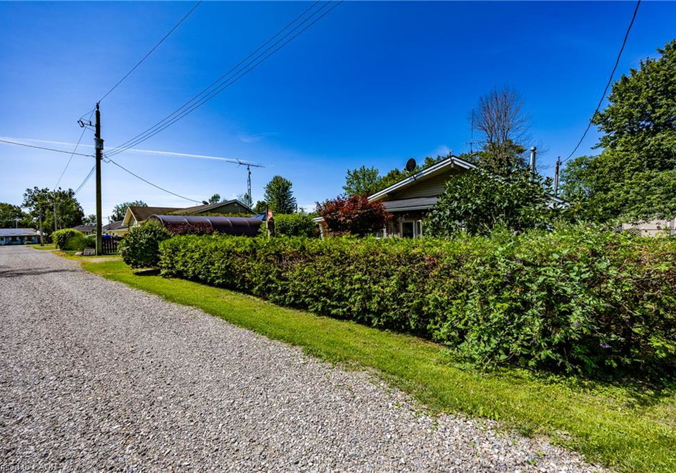 11-barbara-drive-nanticoke-ontario-40850723