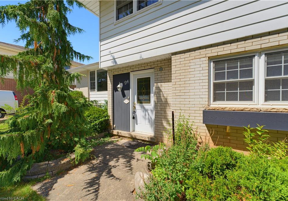 94-first-street-w-elmira-ontario-40850765
