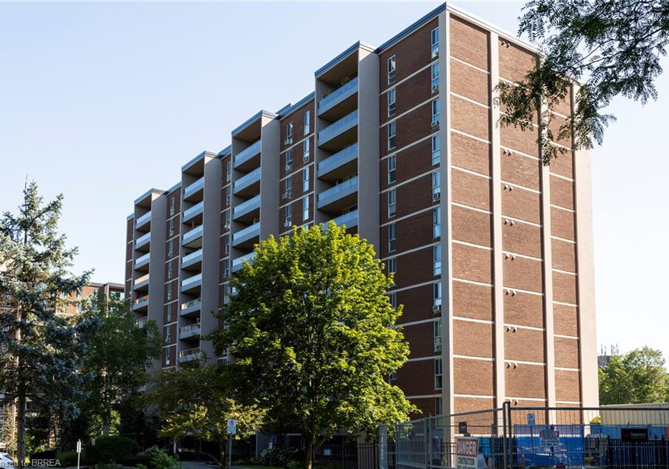 1966-main-street-w-hamilton-ontario-40850766