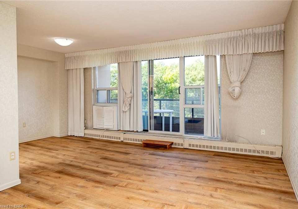 1966-main-street-w-hamilton-ontario-40850766