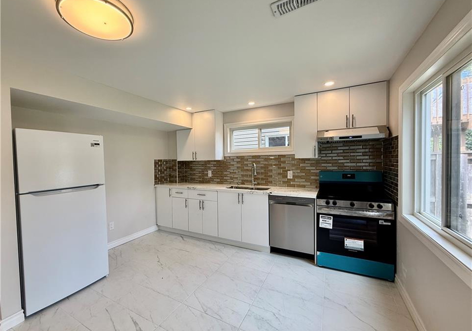 568-woolgrass-avenue-waterloo-ontario-40850771