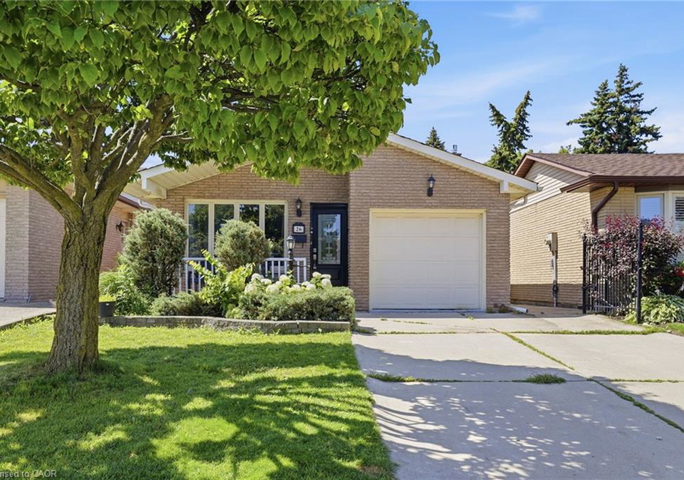 26-titmouse-court-hamilton-ontario-40850776