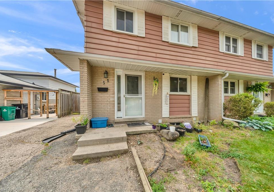 51-shadeland-crescent-kitchener-ontario-40850805