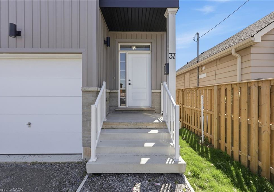 37-delena-avenue-s-hamilton-ontario-40850826