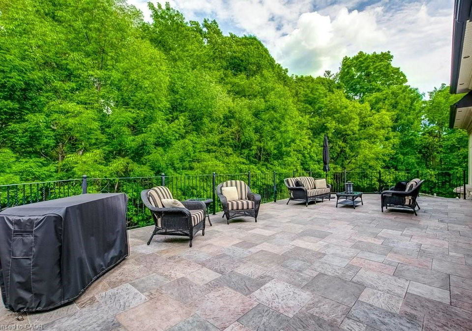 172-diiorio-circle-ancaster-ontario-40850831