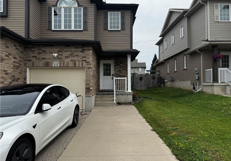 13-sorrento-street-kitchener-ontario-40850865