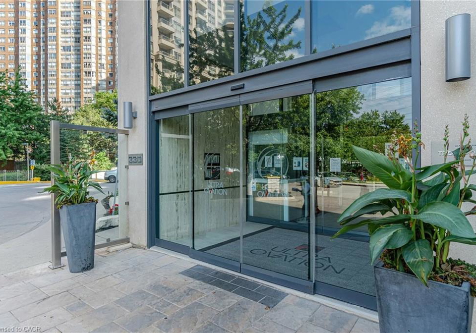 330-burnhamthorpe-road-w-mississauga-ontario-40850927