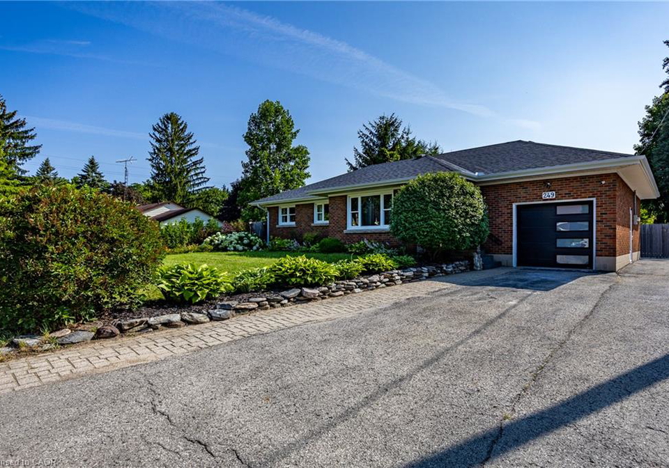 249-leamon-street-waterford-ontario-40850958