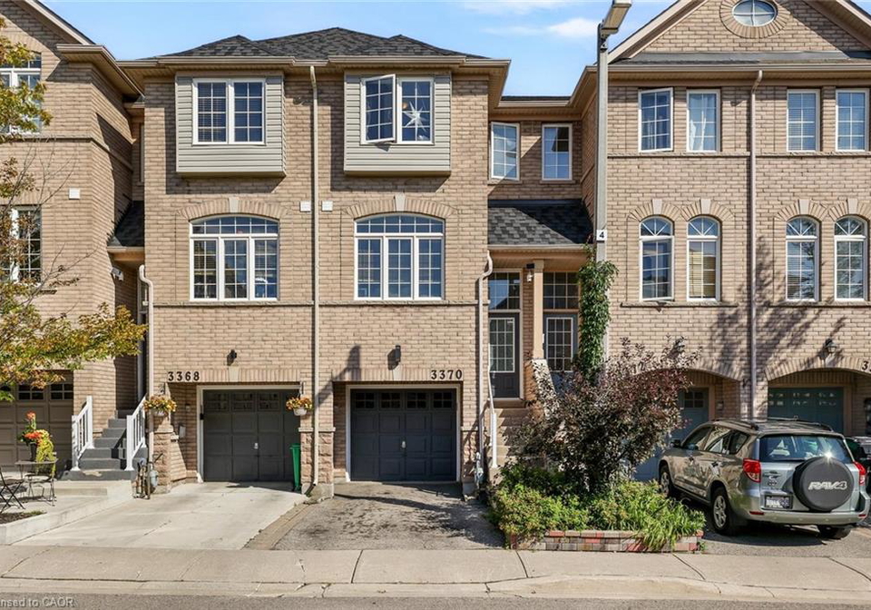 3370-redpath-circle-mississauga-ontario-40851065