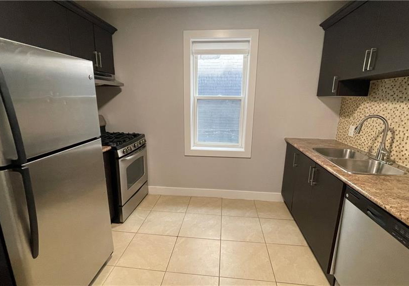 1544-king-street-e-hamilton-ontario-40851111