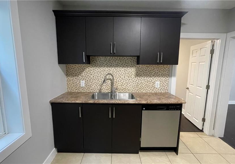 1544-king-street-e-hamilton-ontario-40851111