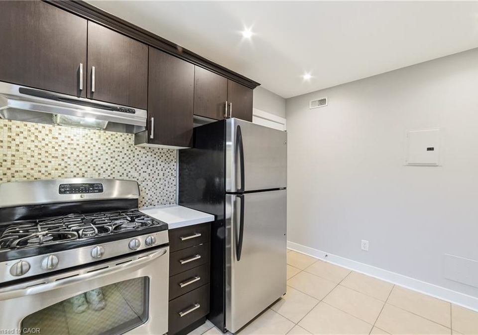 1544-king-street-e-hamilton-ontario-40851113