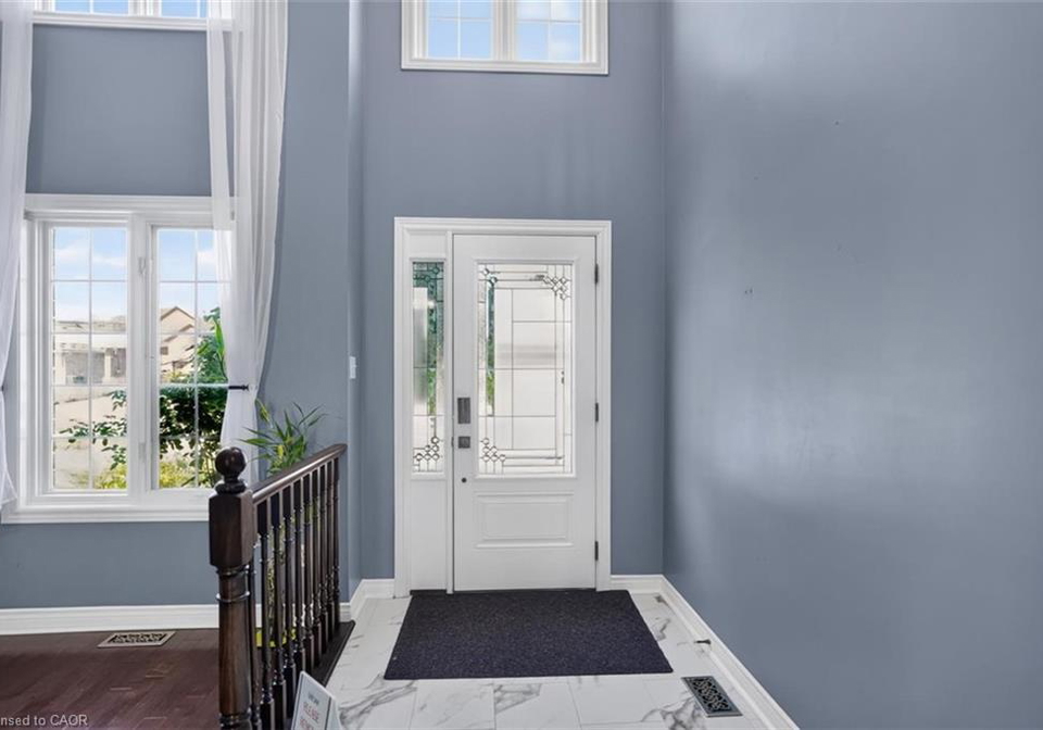 19-konstantine-court-hamilton-ontario-40851115