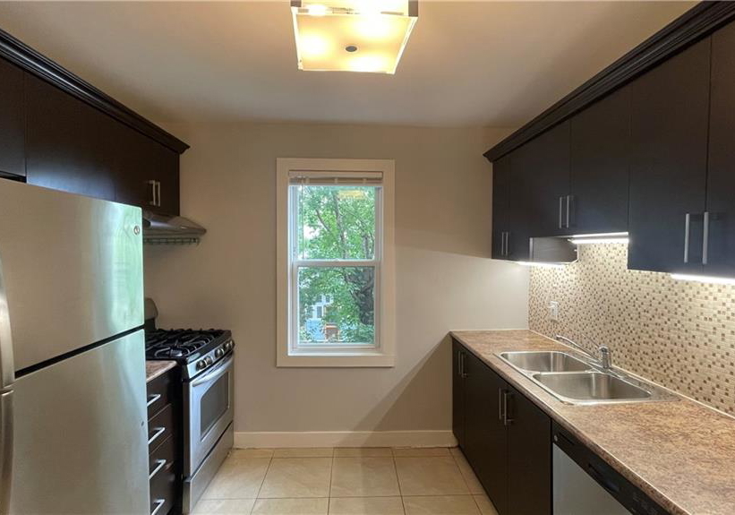 1544-king-street-e-hamilton-ontario-40851116