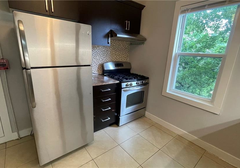 1544-king-street-e-hamilton-ontario-40851116