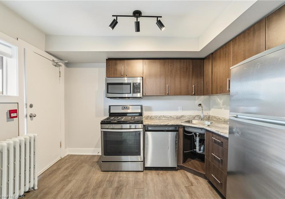 4-ottawa-street-n-hamilton-ontario-40851132