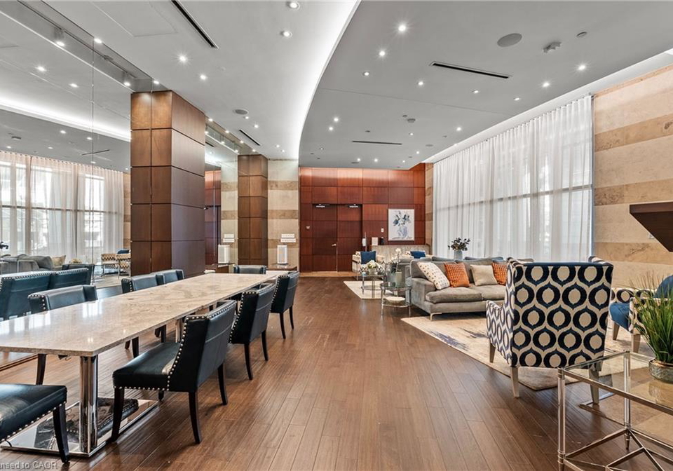 2181-yonge-street-toronto-ontario-40851175