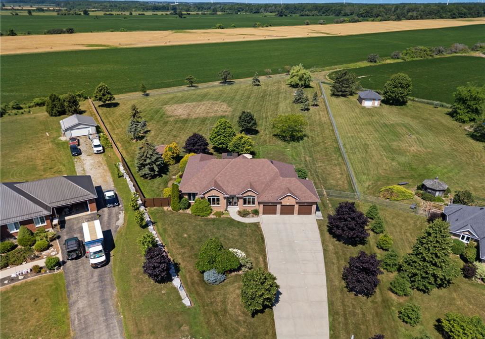 18-featherstone-avenue-selkirk-ontario-40851222