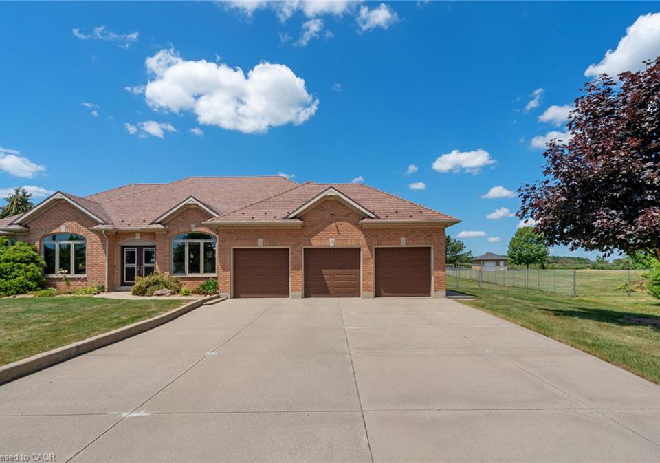 18-featherstone-avenue-selkirk-ontario-40851222