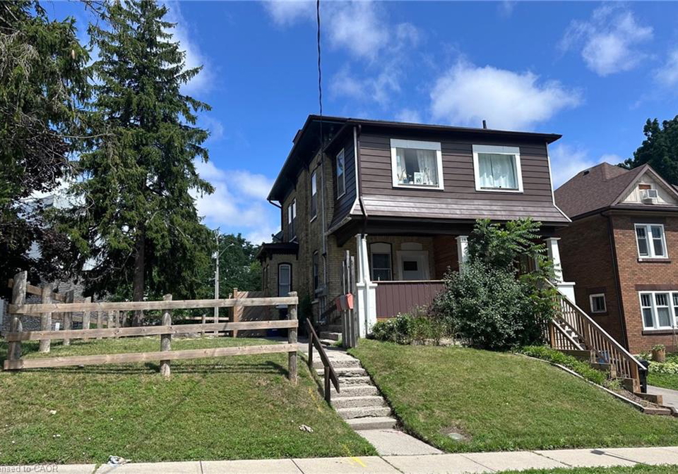 10-shanley-street-kitchener-ontario-40851247