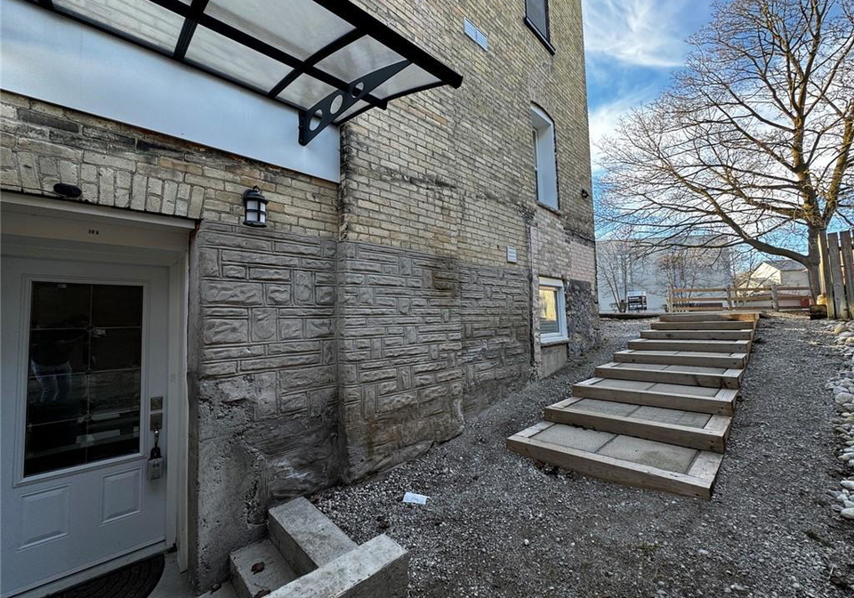 10-shanley-street-kitchener-ontario-40851253