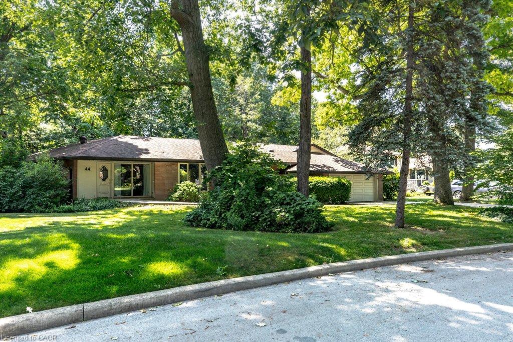 44-colquhoun-crescent-hamilton-ontario-40851257