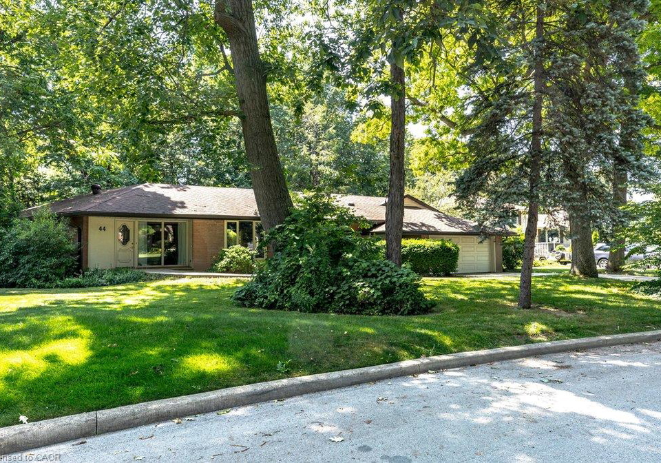 44-colquhoun-crescent-hamilton-ontario-40851257