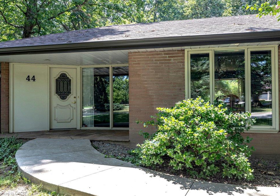 44-colquhoun-crescent-hamilton-ontario-40851257