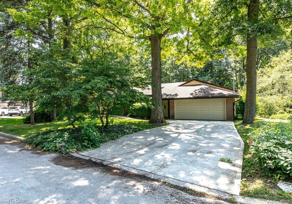 44-colquhoun-crescent-hamilton-ontario-40851257