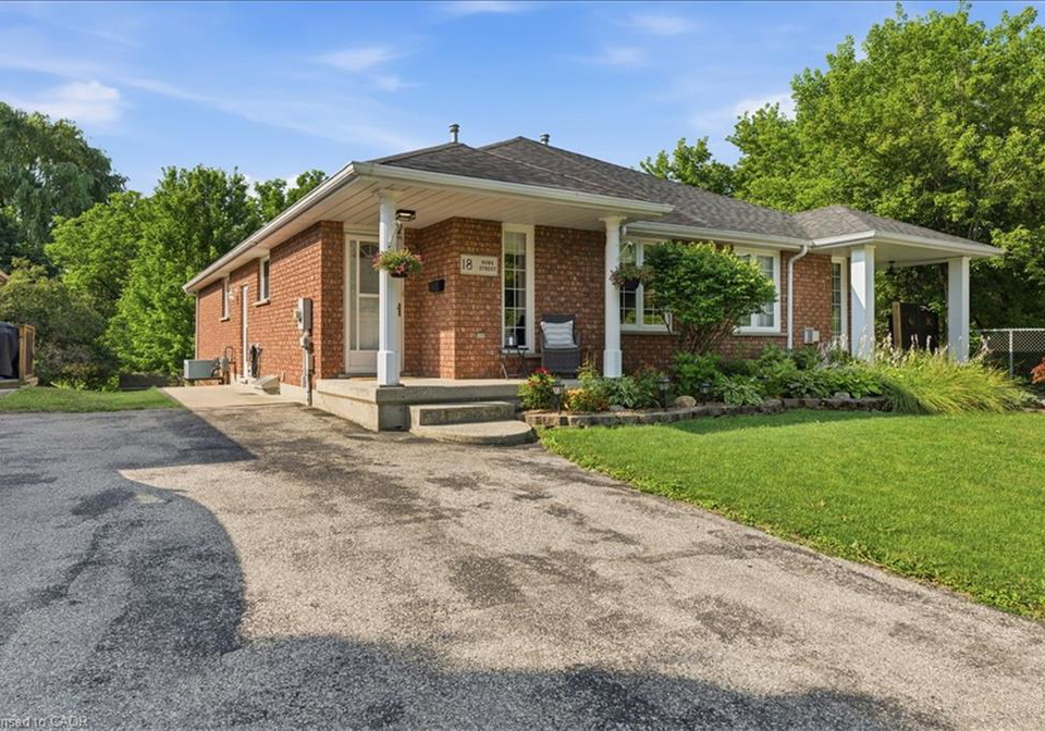 18-hawk-street-st-george-ontario-40851268