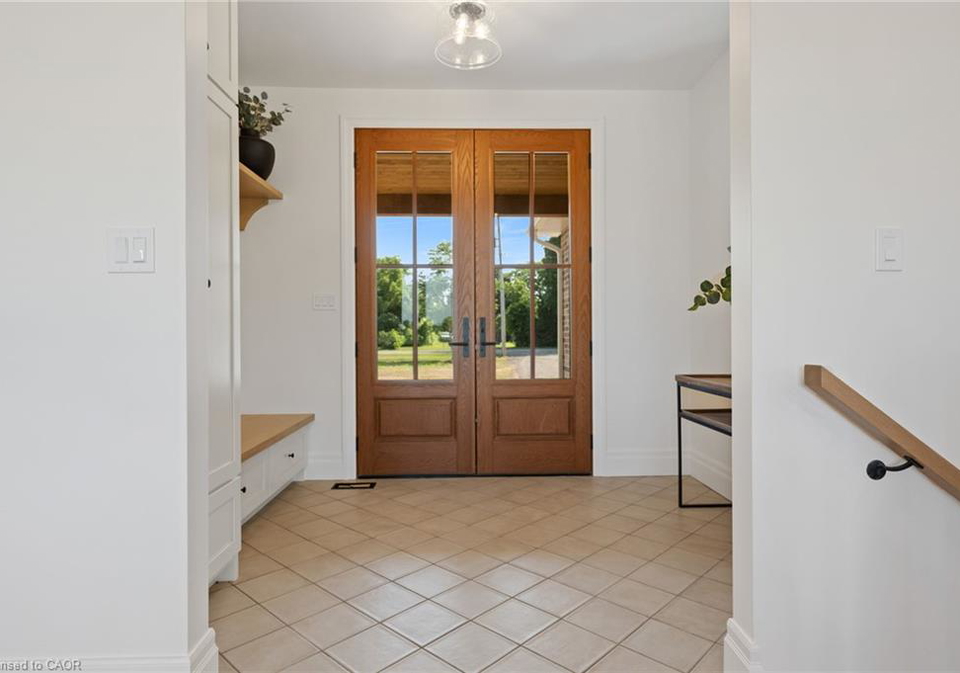 2427-east-quarter-line-delhi-ontario-40851272