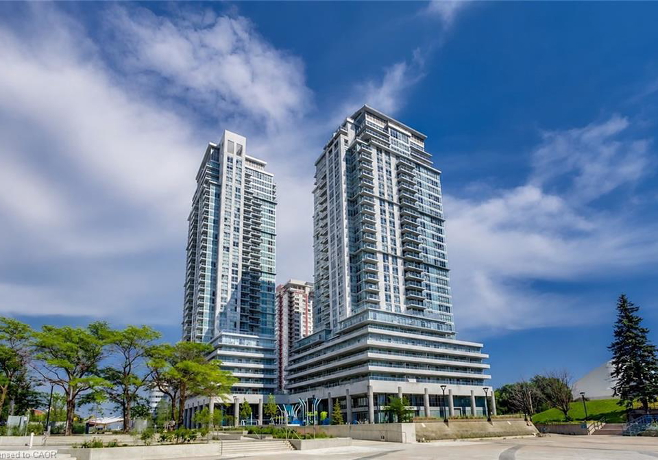 60-town-centre-toronto-ontario-40851275
