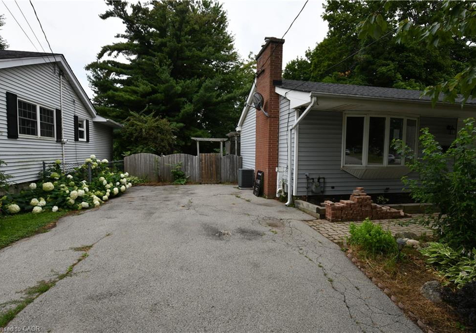 15-miller-drive-ancaster-ontario-40851335