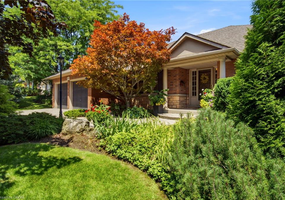 1090-crofton-way-burlington-ontario-40851344
