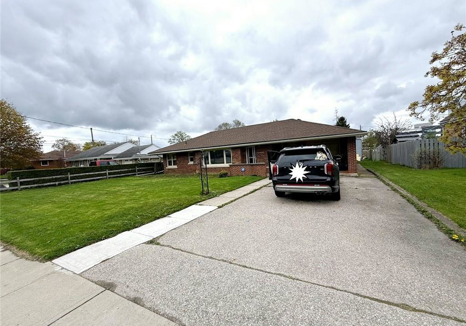 8-munch-avenue-cambridge-ontario-40851386