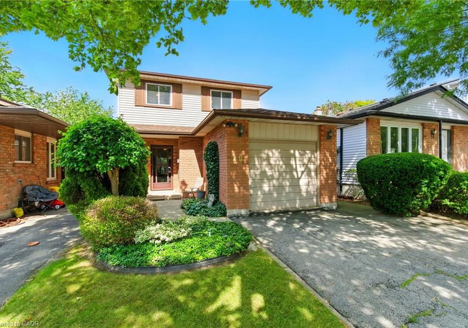 39-megna-court-hamilton-ontario-40851397