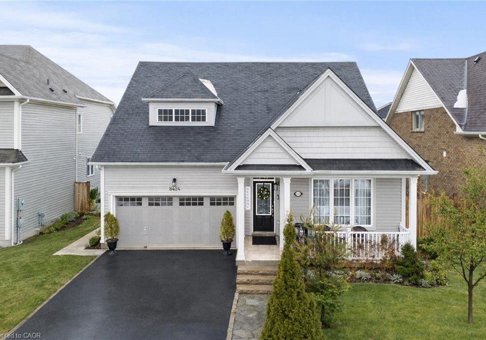 8424-mulberry-drive-niagara-falls-ontario-40851420