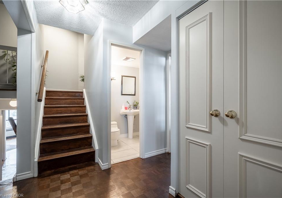 300-mill-road-etobicoke-ontario-40851428