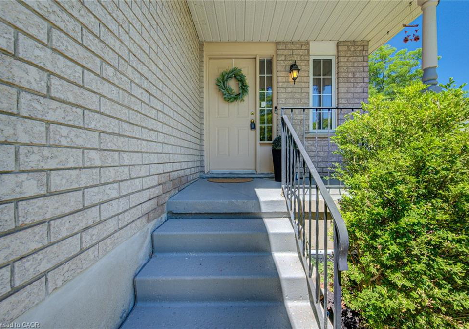 323-hidden-creek-drive-kitchener-ontario-40851461