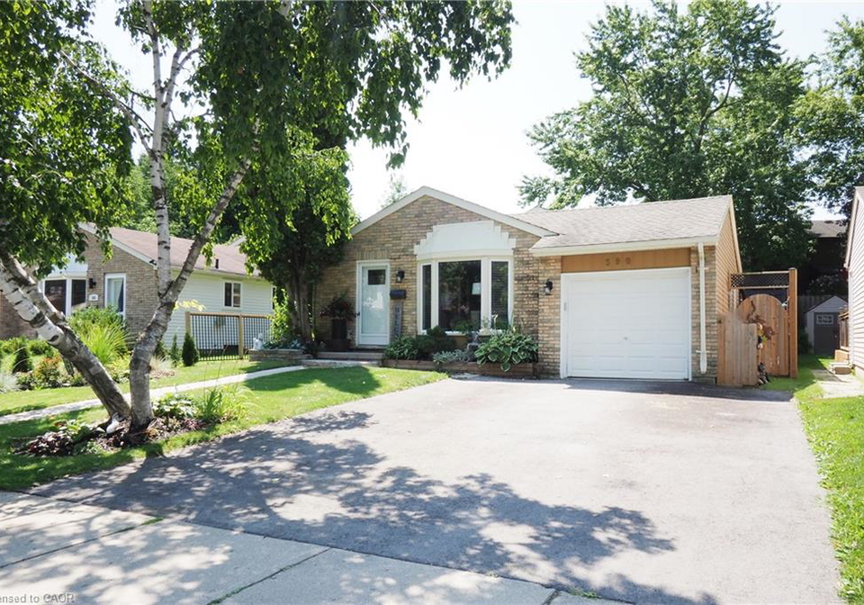 390-driftwood-drive-kitchener-ontario-40851462