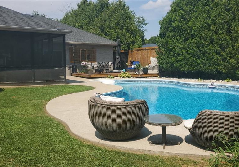 2-irongate-drive-paris-ontario-40851500