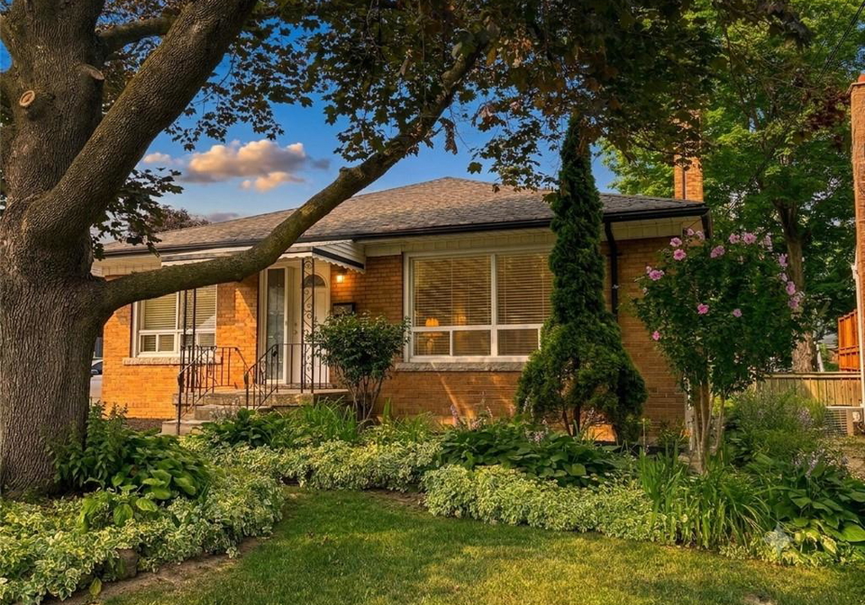 20-lloyd-manor-road-etobicoke-ontario-40851706