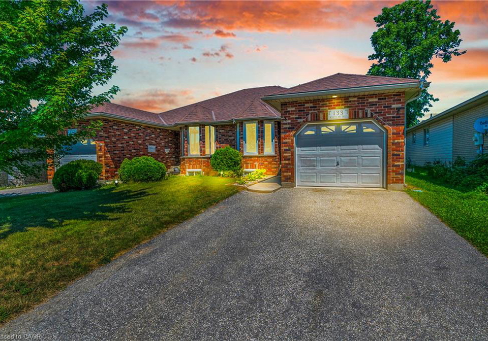 133-whitlaw-way-paris-ontario-40851746