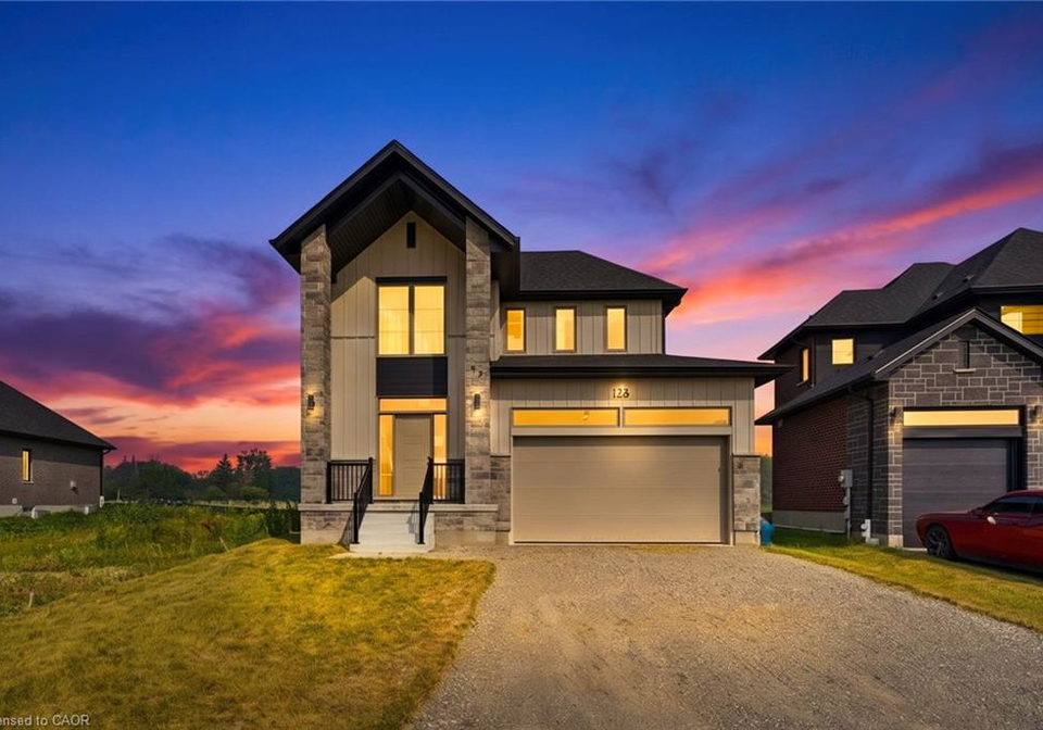 128-dempsey-drive-stratford-ontario-40851783