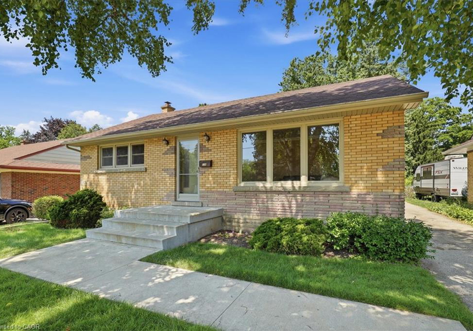 184-murdock-avenue-waterloo-ontario-40851787
