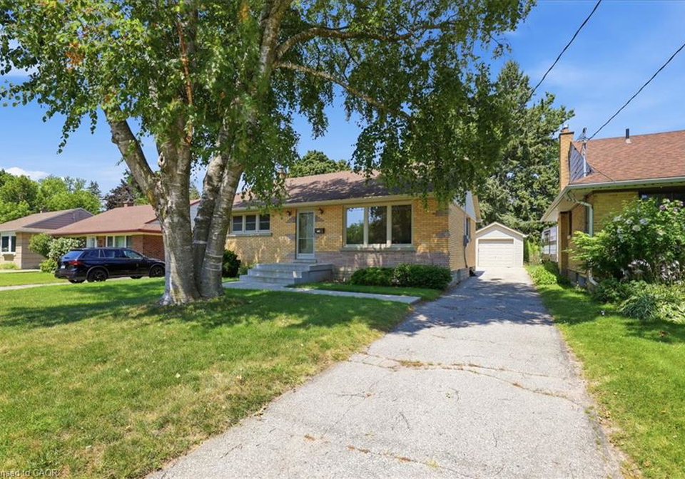 184-murdock-avenue-waterloo-ontario-40851787