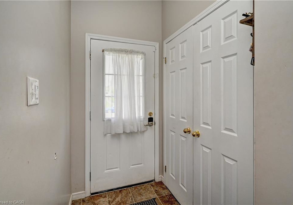 1367-countrystone-drive-e-kitchener-ontario-40851799